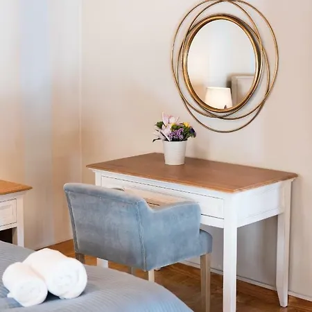 Mavrogenous Luxury Lägenhet *