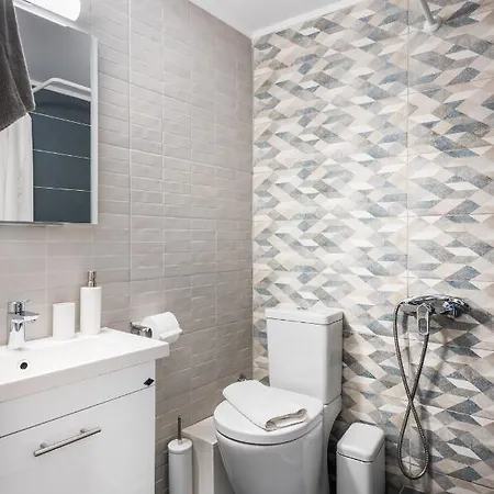 Mavrogenous Luxury * نافبليو