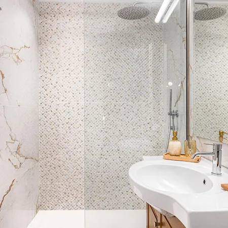 Mavrogenous Luxury Anabolu