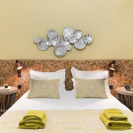 Mavrogenous Luxury Apartment *